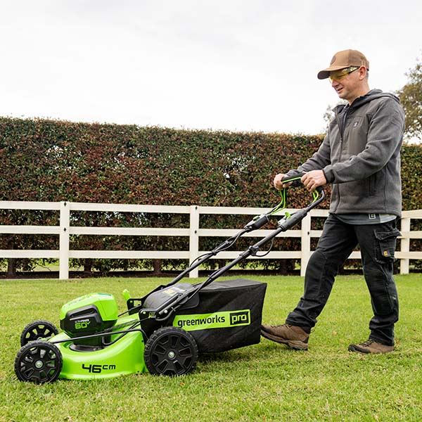 Greenworks 60V Brushless 46cm Self-Propelled Lawn Mower 6Ah Kit