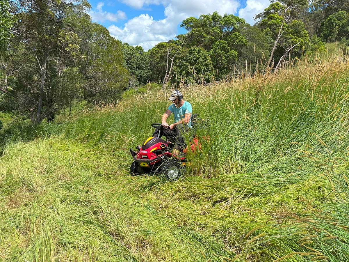Razorback CMX2304 (Vanguard Engine) Ride On Mower