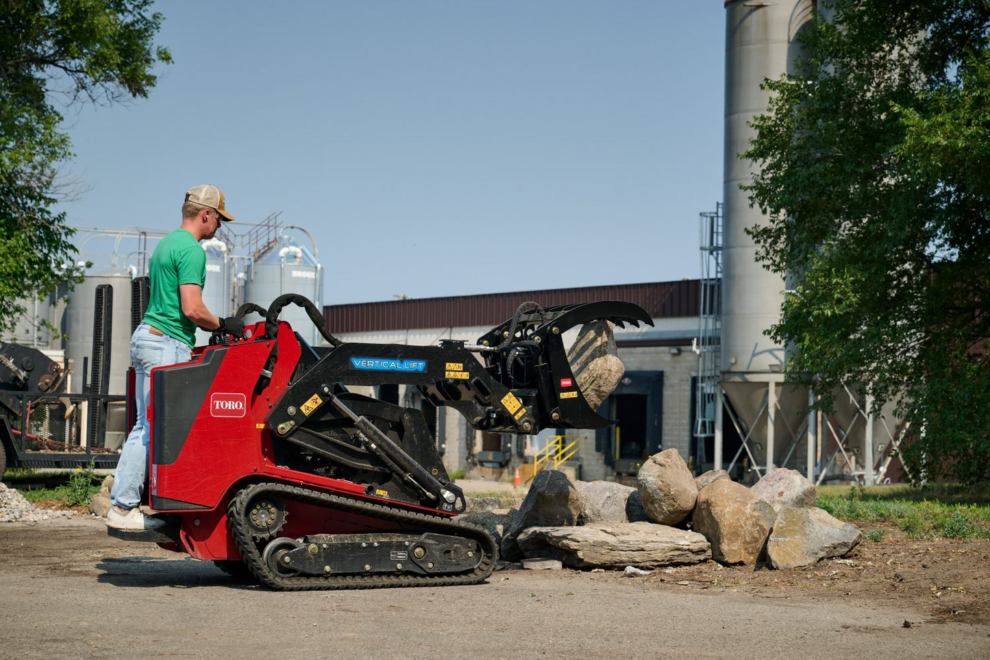 Toro TX 1000 (22588) Turbo Wide Track Compact Utility Loader