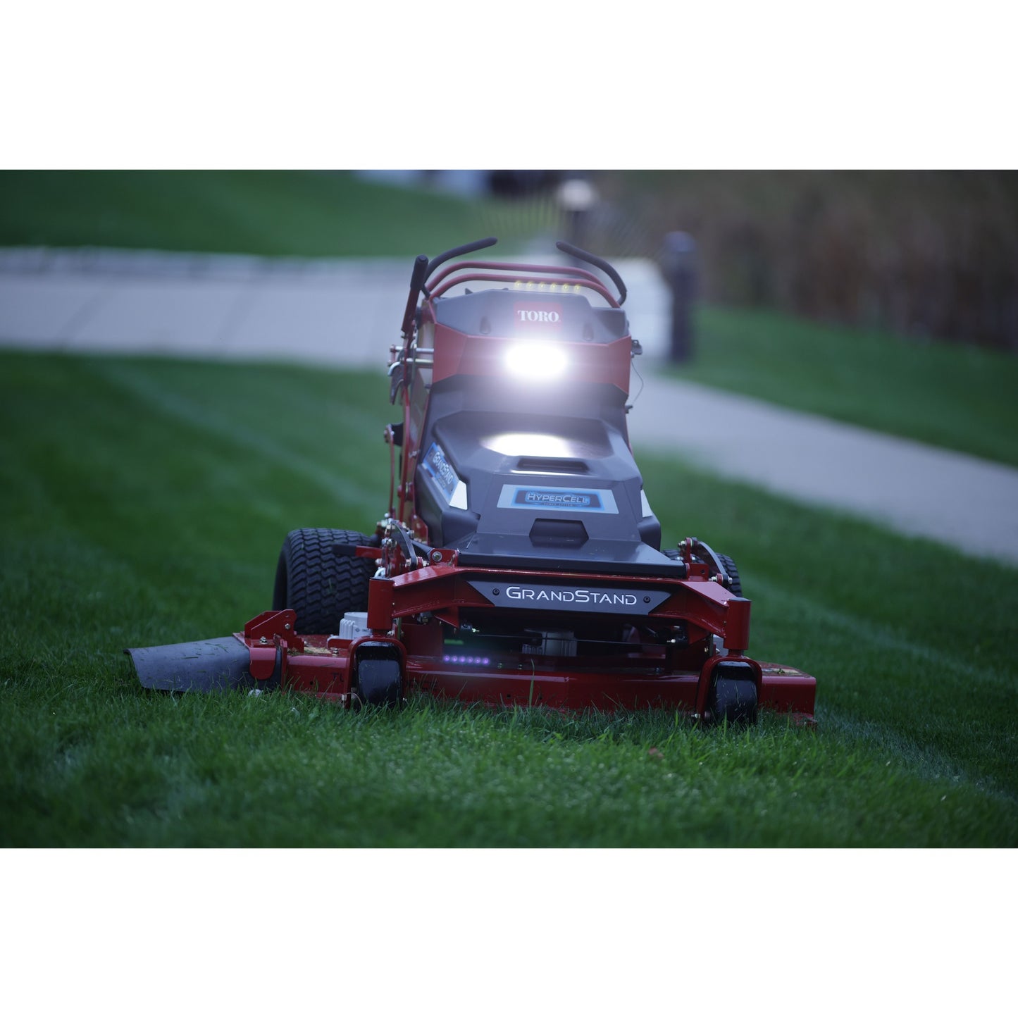 Toro 52" (18850TE) GrandStand® Revolution