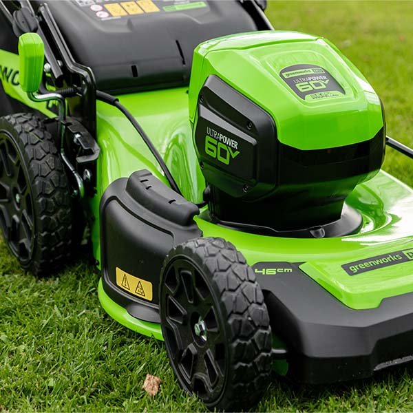 Greenworks 60V Brushless 46cm Self-Propelled Lawn Mower 6Ah Kit