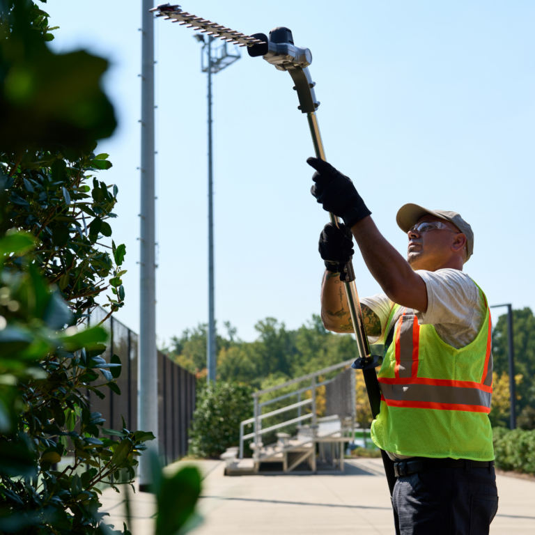 Greenworks Telescopic Pole Hedge Trimmer
