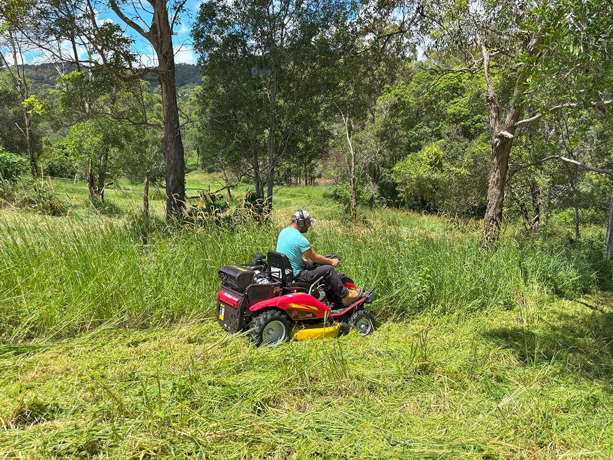 Razorback CMX2304 (Vanguard Engine) Ride On Mower