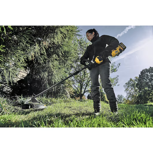 Dewalt 54V XR FLEXVOLT Split Boom with String Trimmer Attachment - 1 X 9Ah