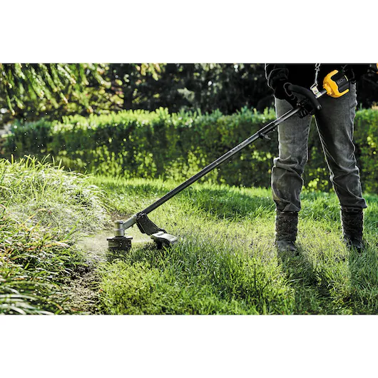 Dewalt 54V XR FLEXVOLT Split Boom with String Trimmer Attachment - 1 X 9Ah