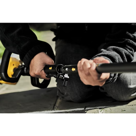 Dewalt 54V XR FLEXVOLT Split Boom with String Trimmer Attachment - 1 X 9Ah