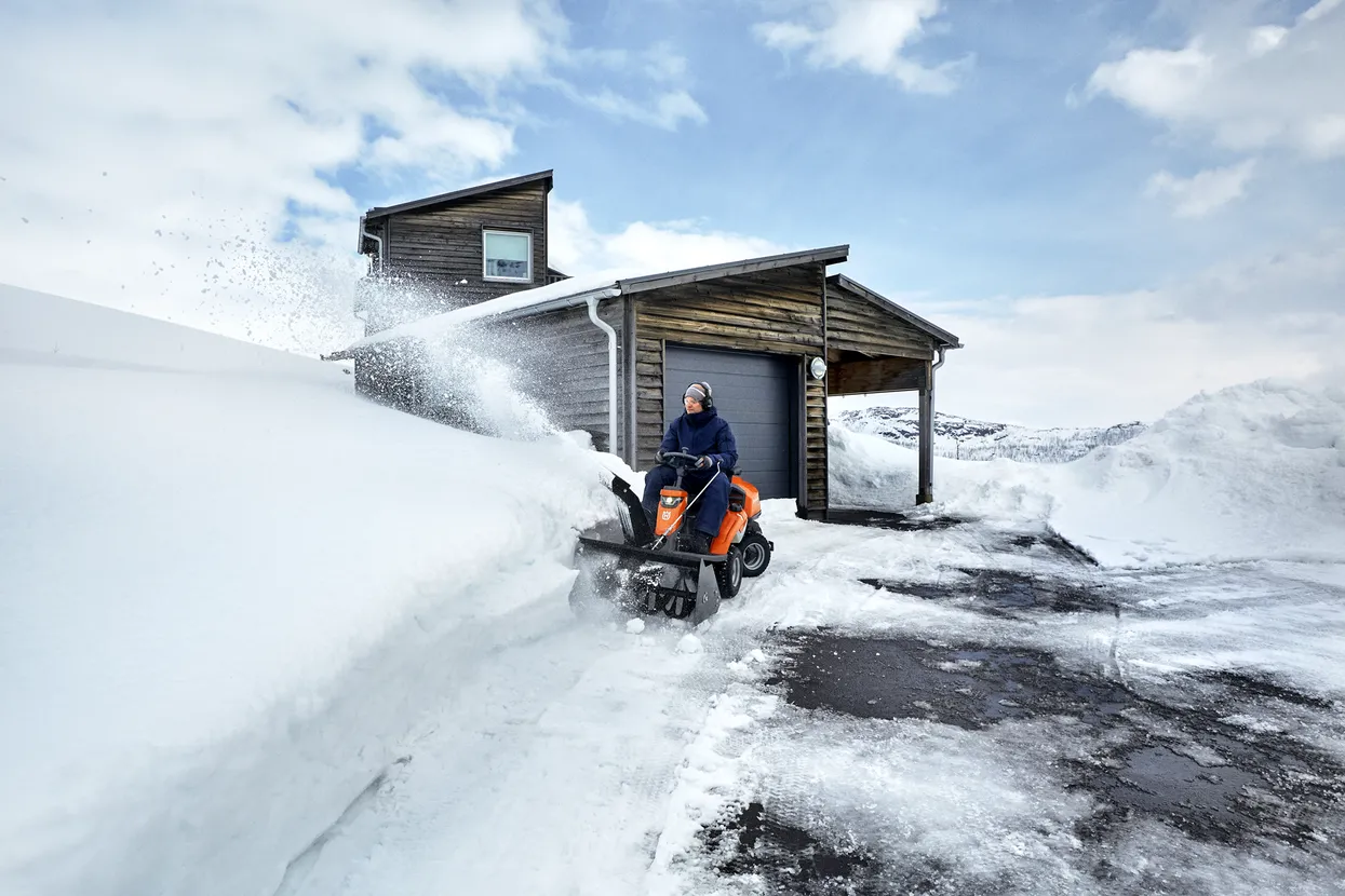 Husqvarna R 316TsX AWD Ride On Mower
