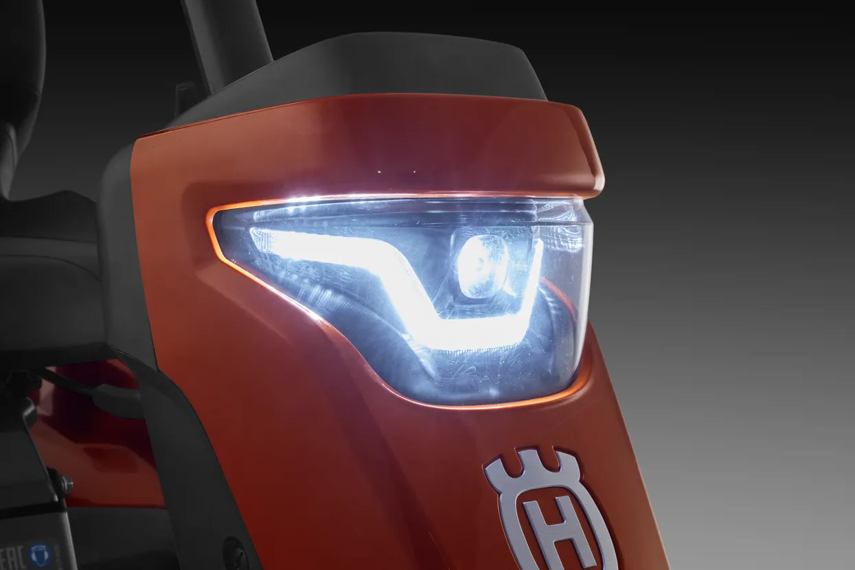 Husqvarna R 316TsX AWD Ride On Mower