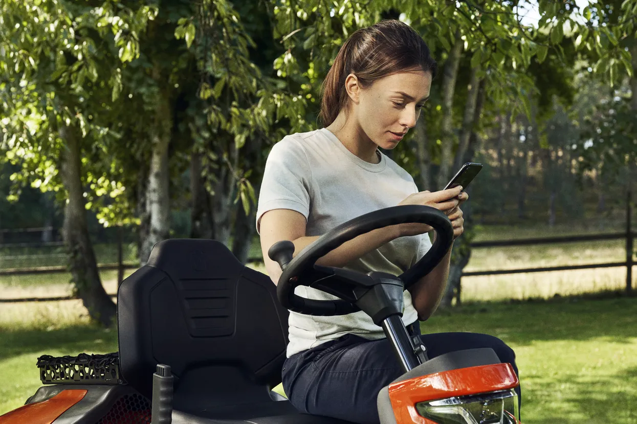 Husqvarna R 316TsX AWD Ride On Mower