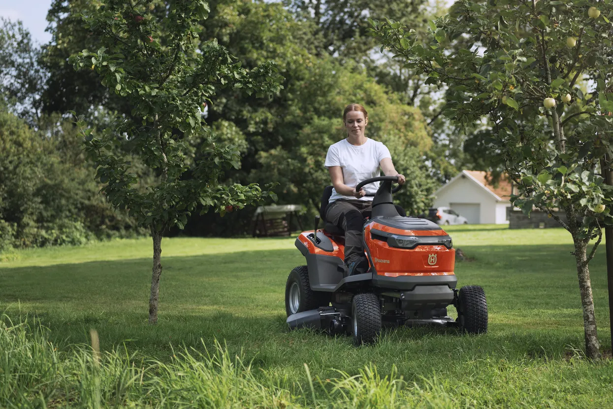 Husqvarna Battery Powered TS 100i Garden Tractor