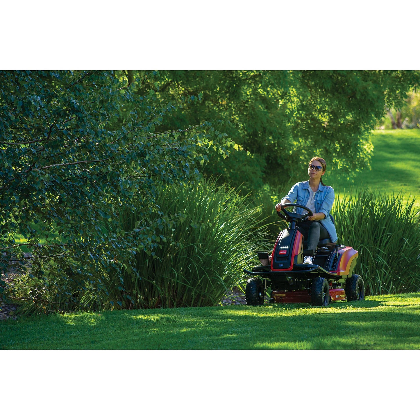 Toro eS3000SD 30" (75500) Battery Powered Ride-On Mower