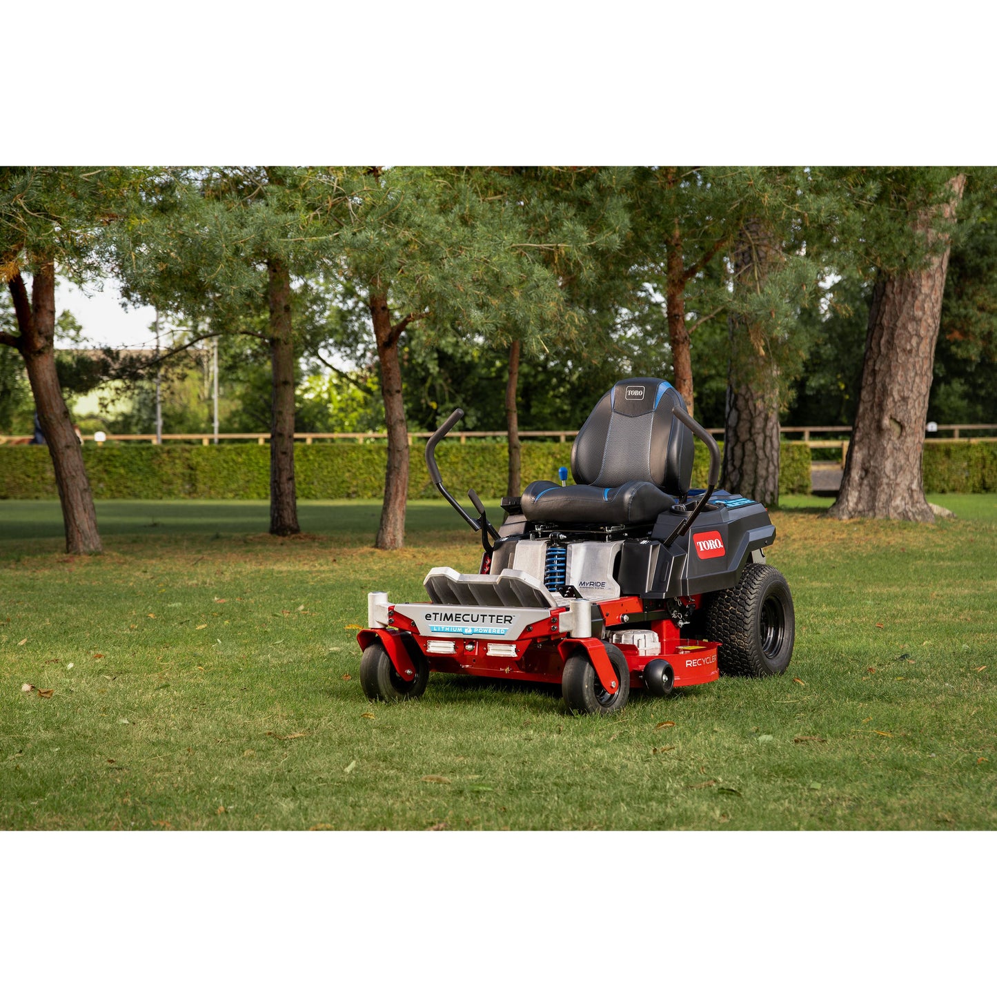 Toro 42" (75642) 60V eTimeCutter™ eMR4275 Battery Powered Ride-On Mower